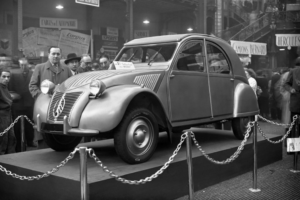 Onthulling 2CV Salon de Paris 1948