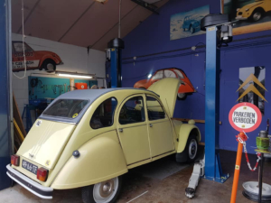 2CV Club sleutelhulp in het clubhonk